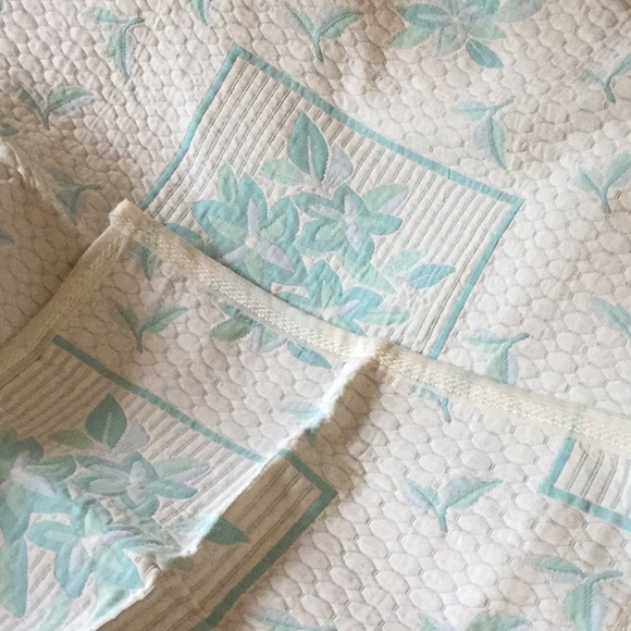 Queen size 3 pieces bedspread - Picture 4 of 6